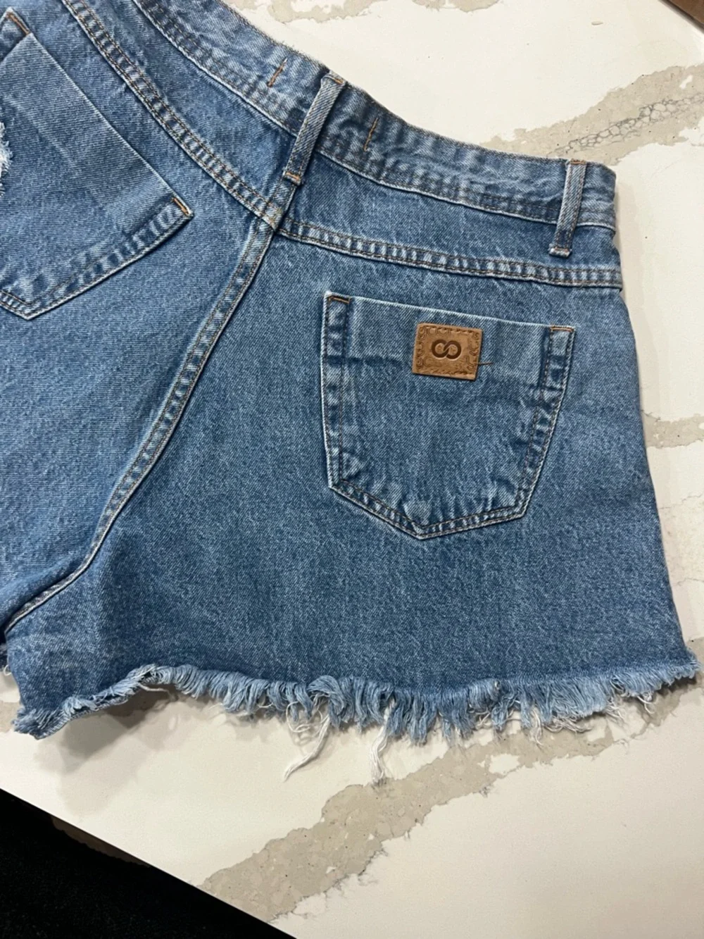 Goondy trendy distressed